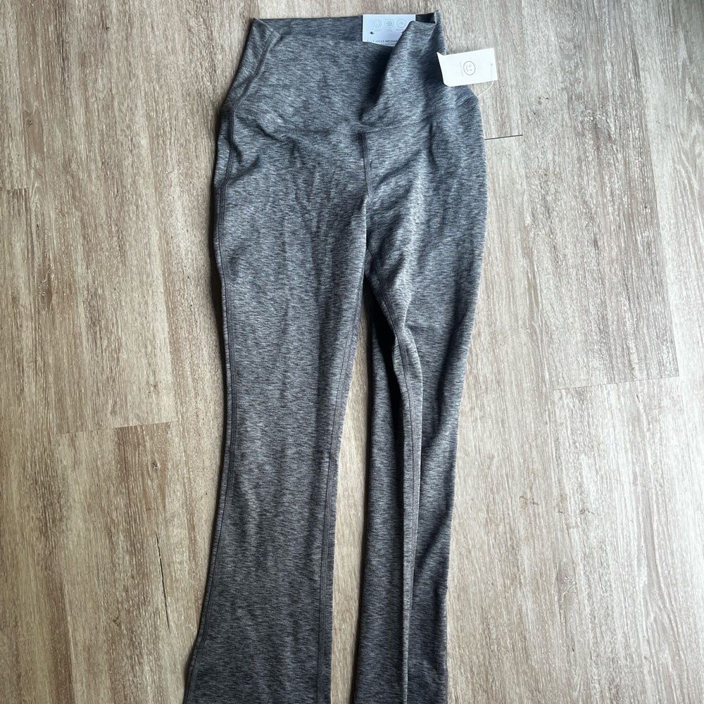 Gilly Hicks flare legging NWT